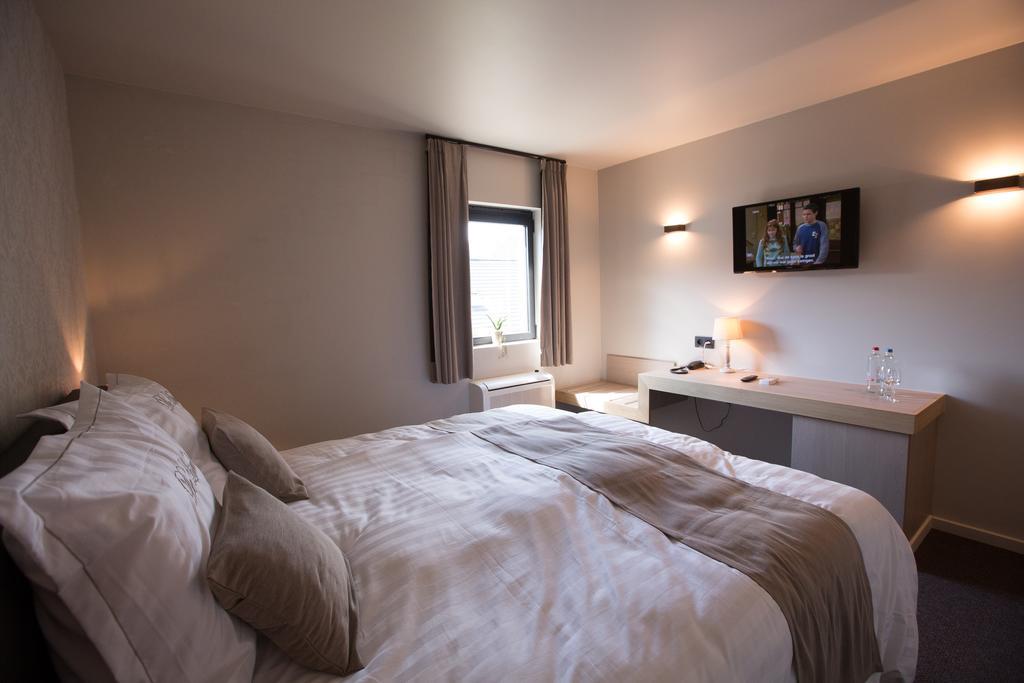 Hotel De Lissewal อีปส์ ภายนอก รูปภาพ